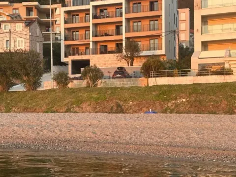 Rent, one bedroom apartment, 55m², Tivat, Crna Gora - image 15