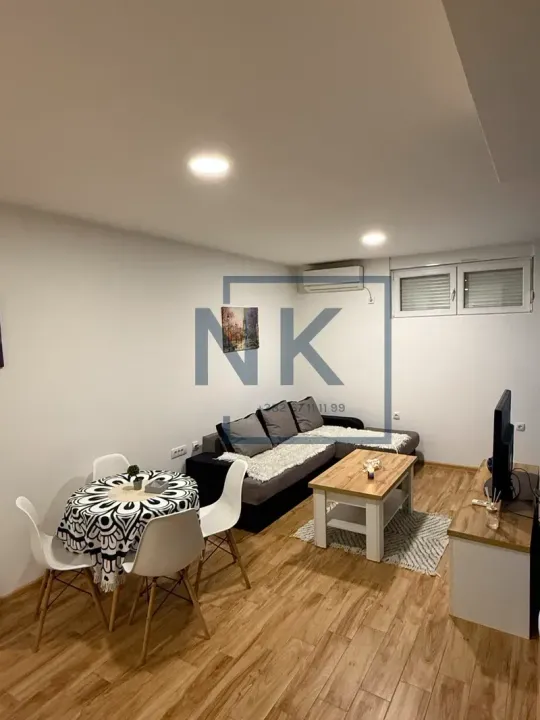 Izdavanje, jednosoban stan, 43m², 1 maj, Podgorica