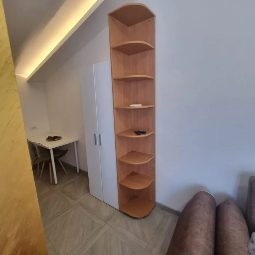 Izdavanje, jednosoban stan, 40m², Tološi, Podgorica