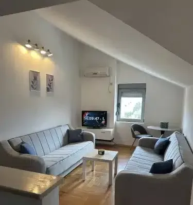 Izdavanje, jednosoban stan, 40m², Stari Aerodrom, Podgorica