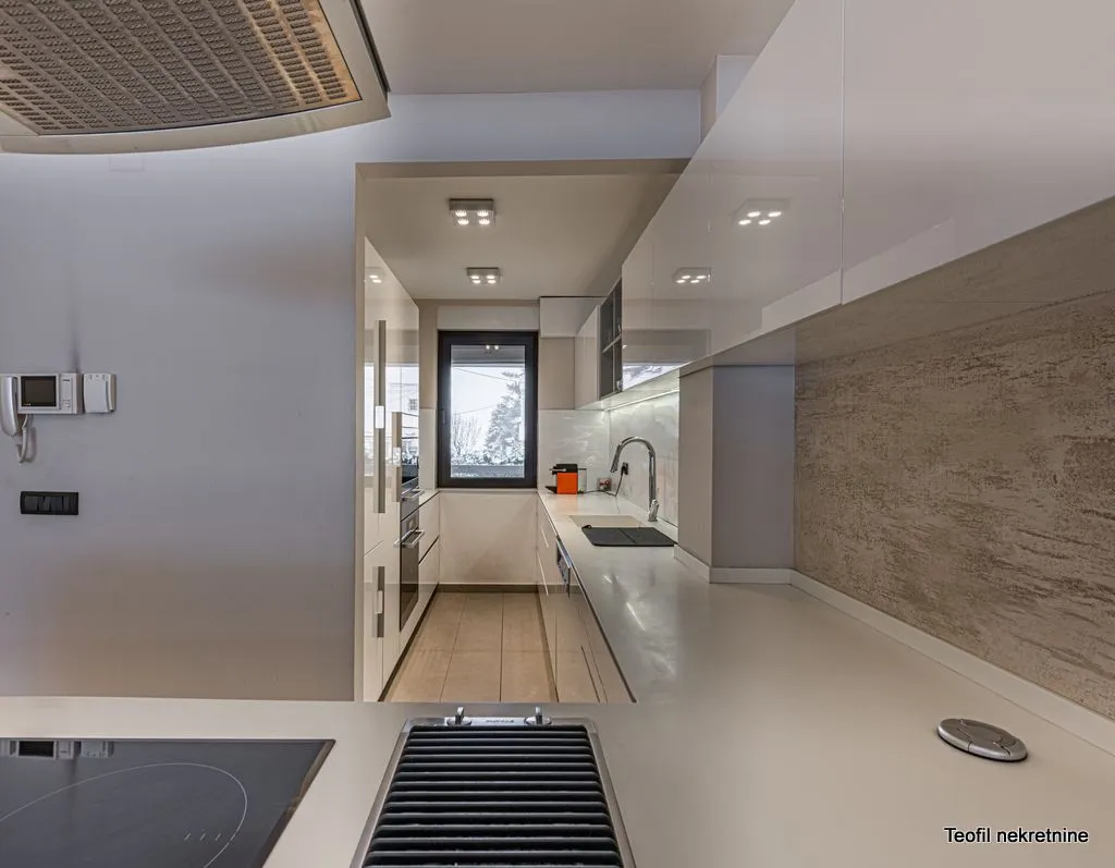 Sale, house, 305m², Čukarica, Beograd