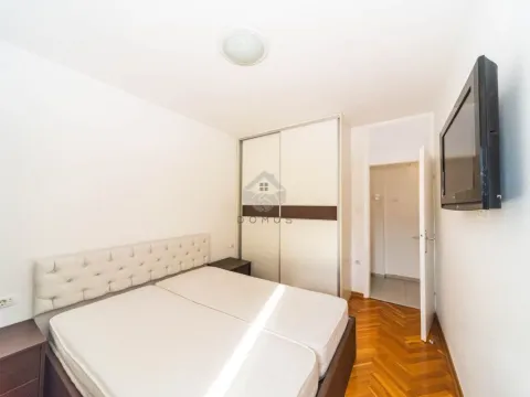 Izdavanje, dvosoban stan, 80m², Blok 9, Podgorica - image 7