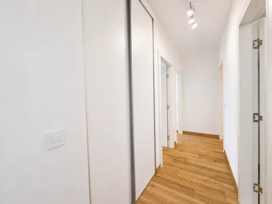 Izdavanje, četvorosoban stan, 90m², Fon (Fon - Bilećka), Voždovac Sve Podlokacije