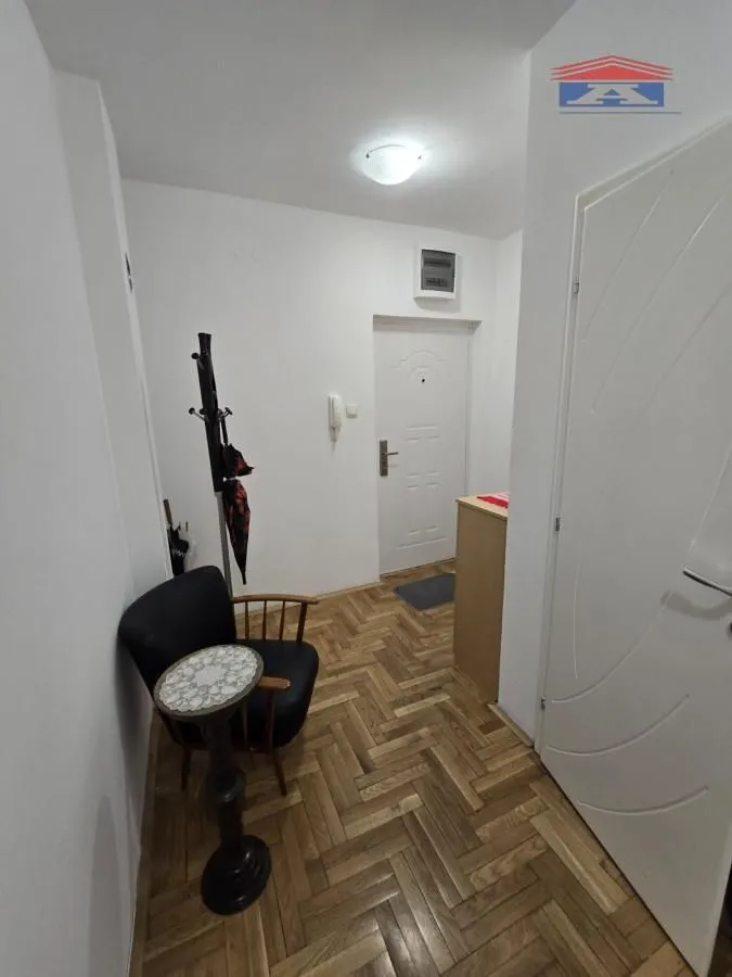 Izdavanje, trosoban stan, 64m², Sajmište, Novi Sad