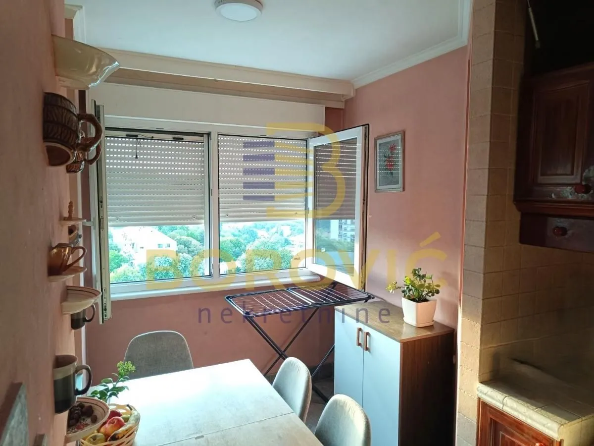 Prodaja, dvosoban stan, 66m², Kanarevo Brdo, Beograd