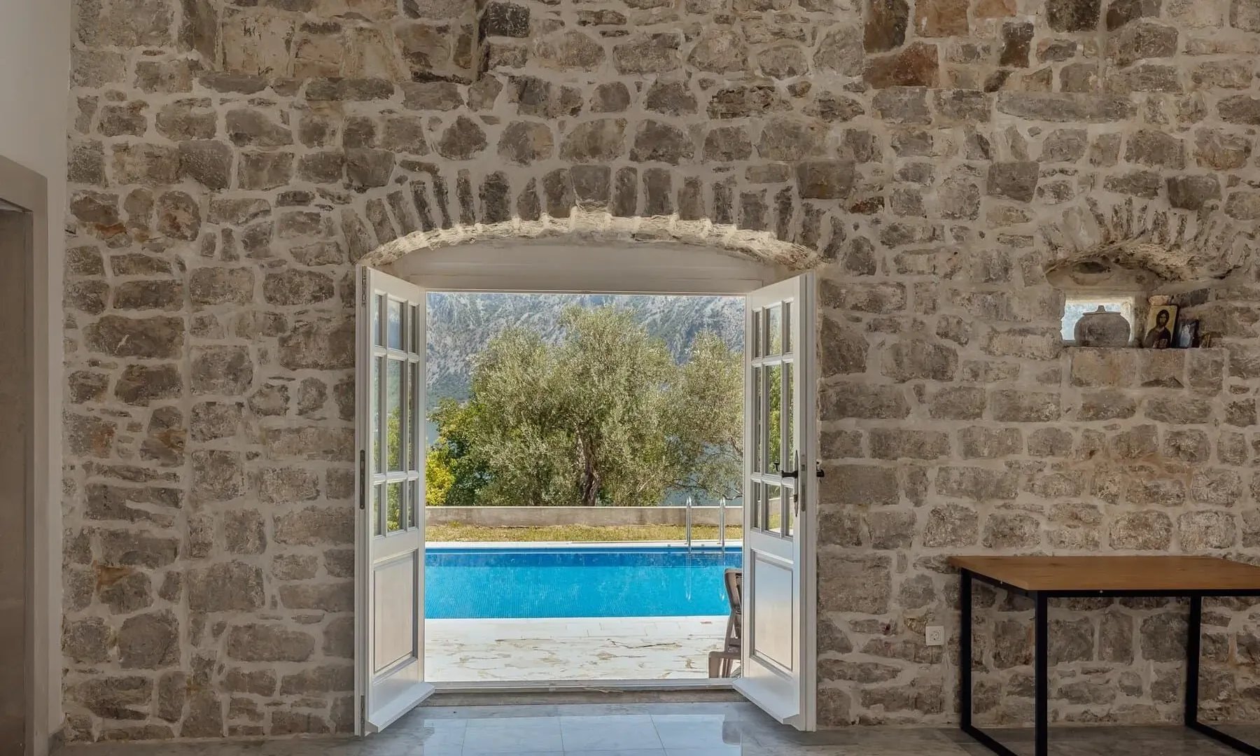 Sale, house, 800m², Prčanj, Kotor