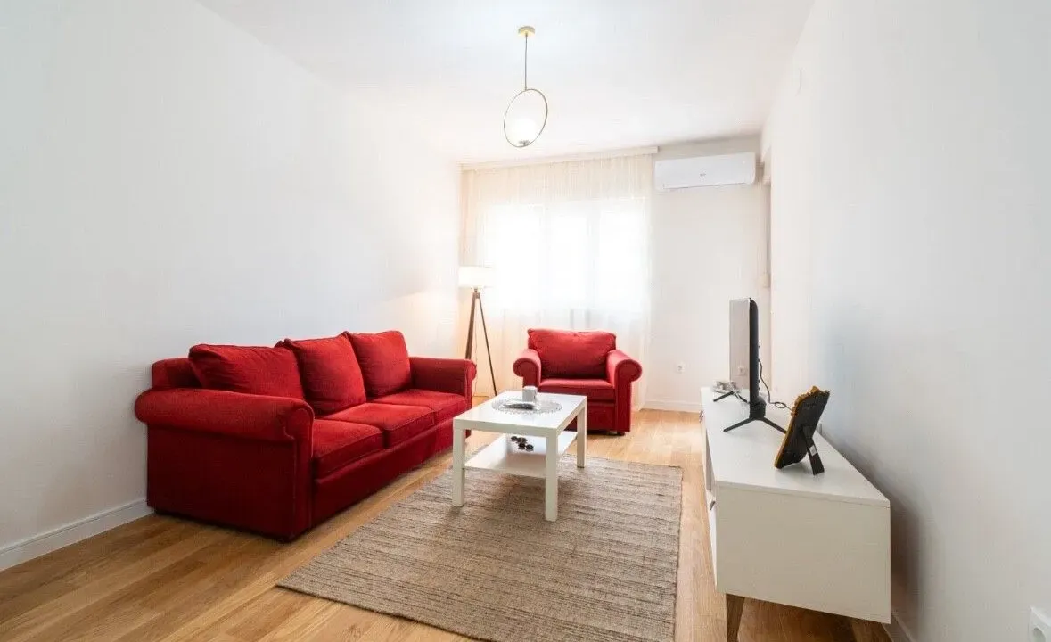 Izdavanje, stan, 45m², Central Point, Podgorica