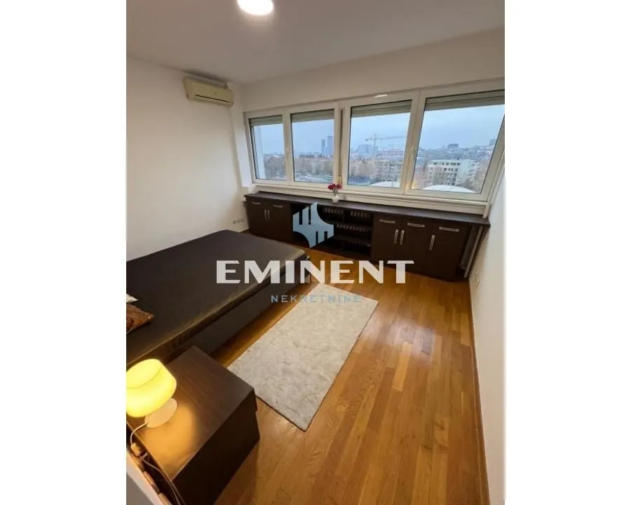 Prodaja, dvosoban stan, 64m², Savski Venac, Beograd