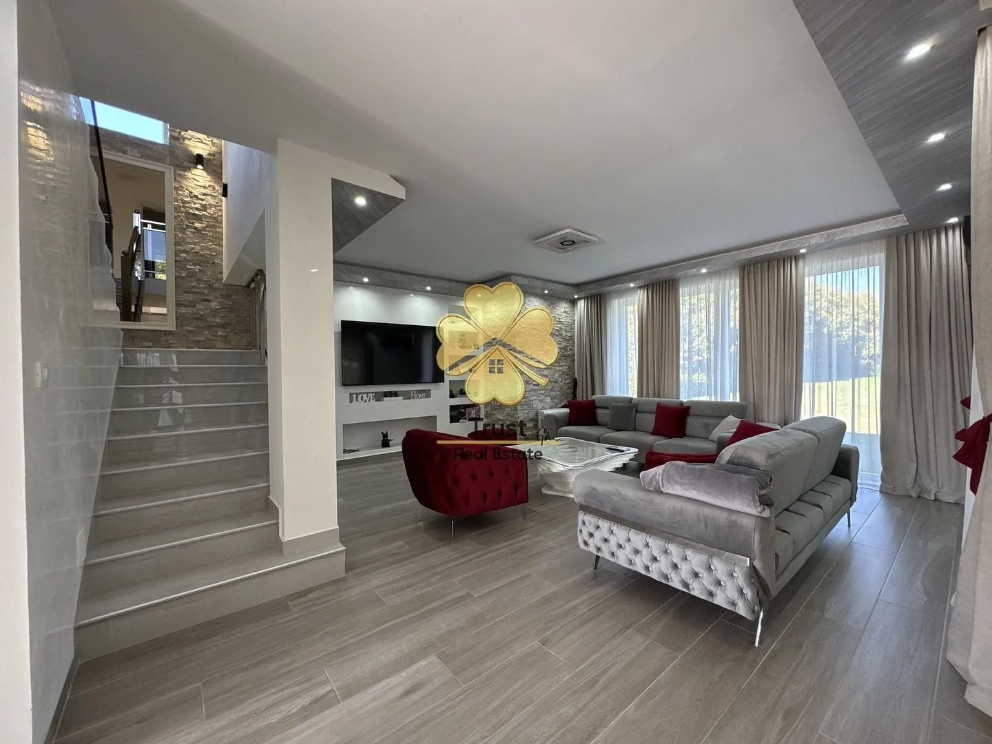 Izdavanje, kuća, 230m², Dajbabe, Podgorica