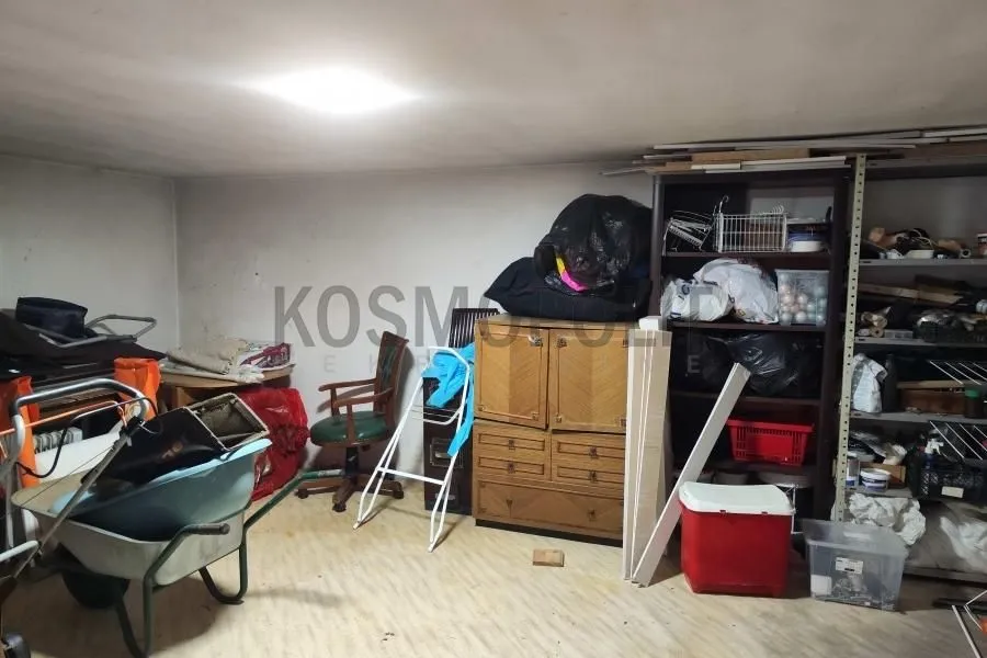 Prodaja, kuća, 220m², Voždovac Sve Podlokacije, Beograd