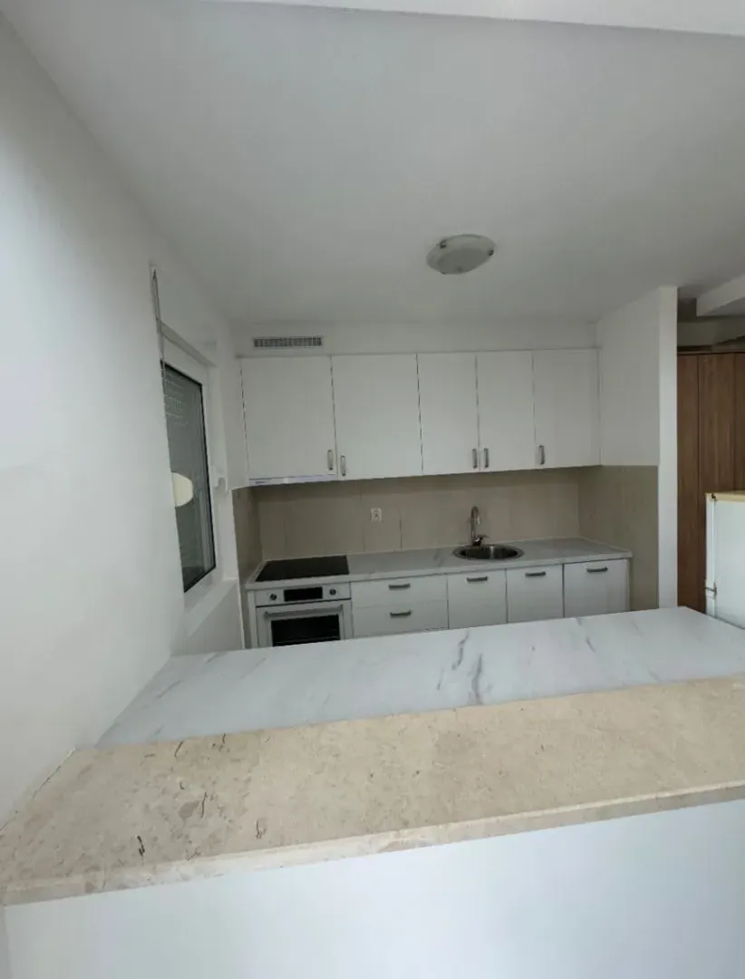 Rent, one bedroom apartment, 60m², Bečići, Budva