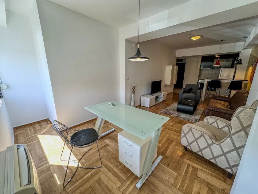 Rent, office space, 57m², City Kvart, Podgorica