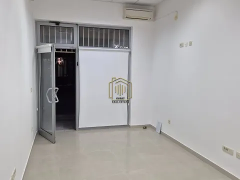 Rent, office space, 20m², Stari Aerodrom, Podgorica - image 3
