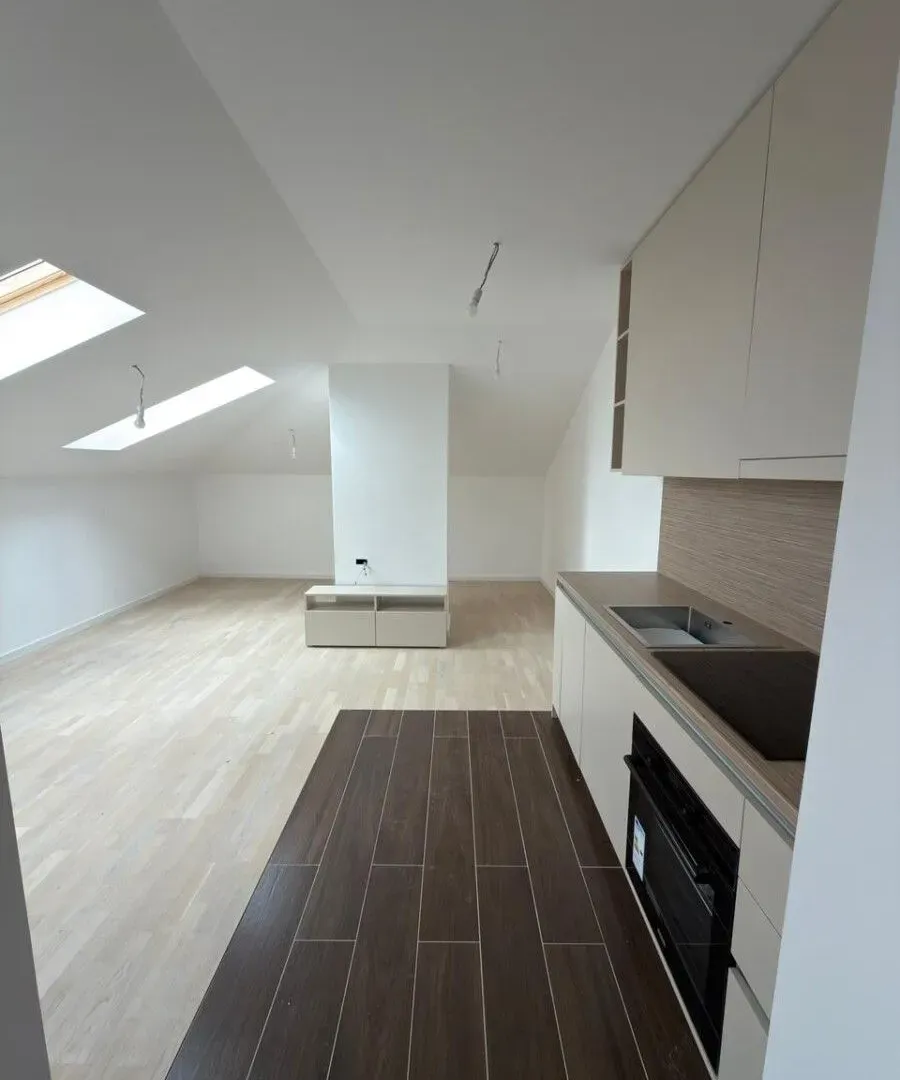 Prodaja, jednosoban stan, 52m², Tološi, Podgorica