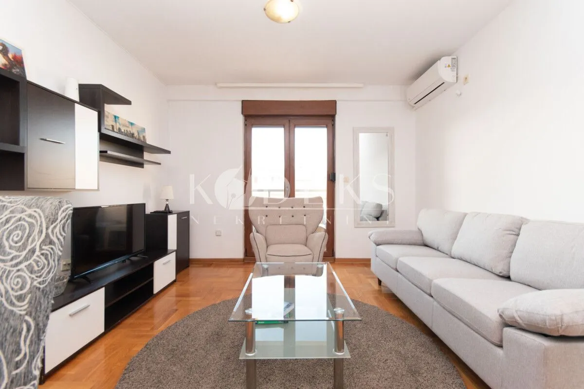Izdavanje, trosoban stan, 71m², Stari Aerodrom, Podgorica