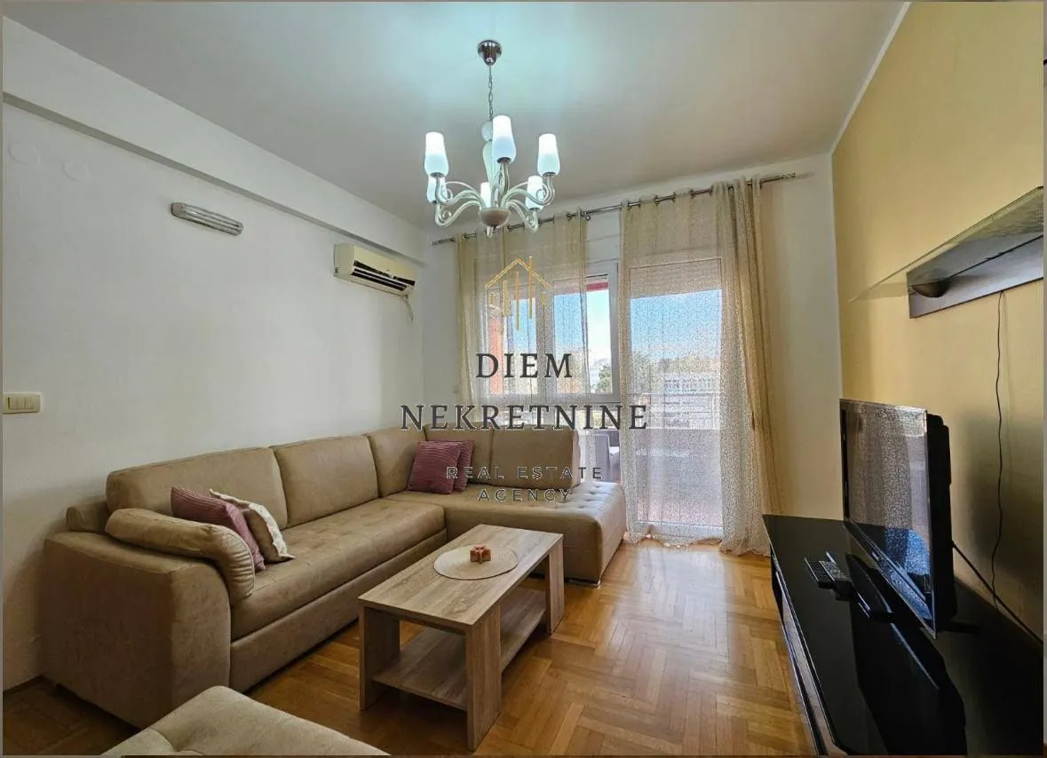 Rent, one bedroom apartment, 52m², Centar, Bar