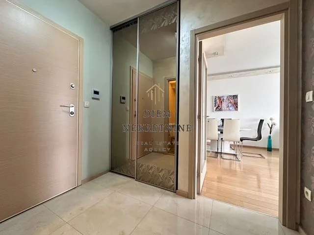 Rent, two bedroom apartment, 76m², City Kvart, Podgorica