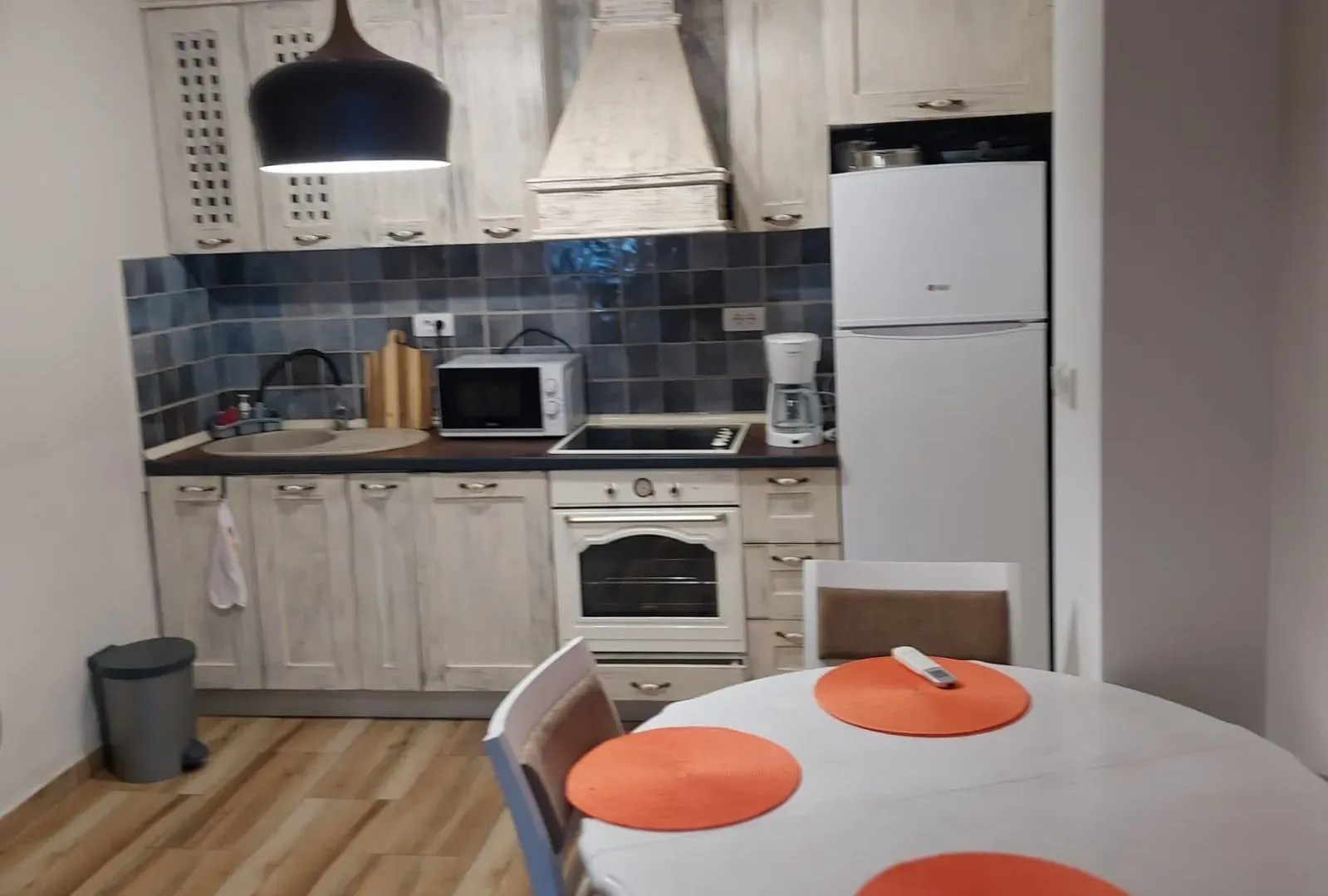 Izdavanje, jednosoban stan, 53m², Dobrota, Kotor
