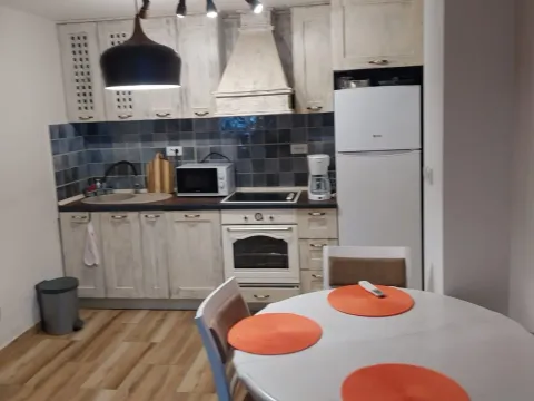Rent, one bedroom apartment, 53m², Dobrota, Kotor - image 3