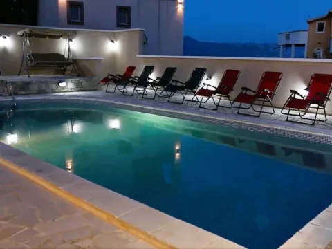 Rent, house, 382m², Krimovica, Kotor - image 13