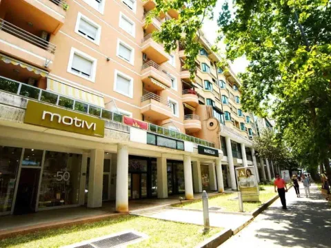 Rent, office space, 615m², Preko Morače, Podgorica - image 15