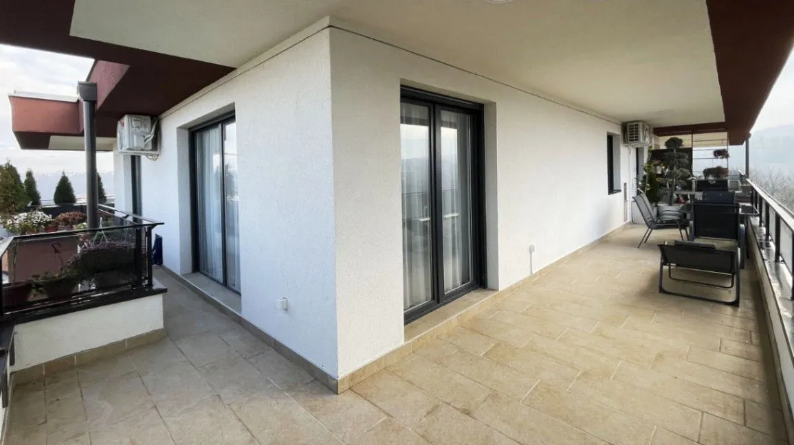 Prodaja, trosoban stan, 103m², Loznica, Srbija