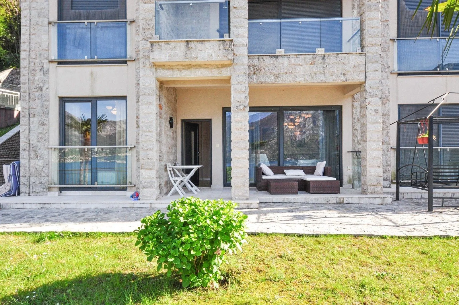 Sale, two bedroom apartment, 68m², Kostanjica, Kotor