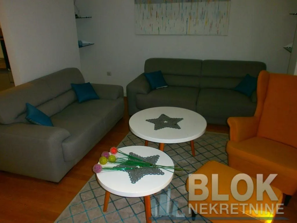 Izdavanje, trosoban stan, 105m², Dalmatinska ulica, Podgorica