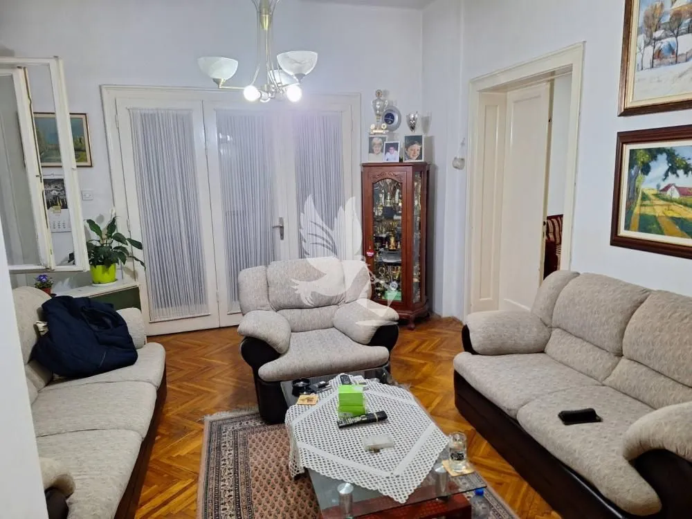 Prodaja, četvorosoban stan, 90m², Centar, Smederevo