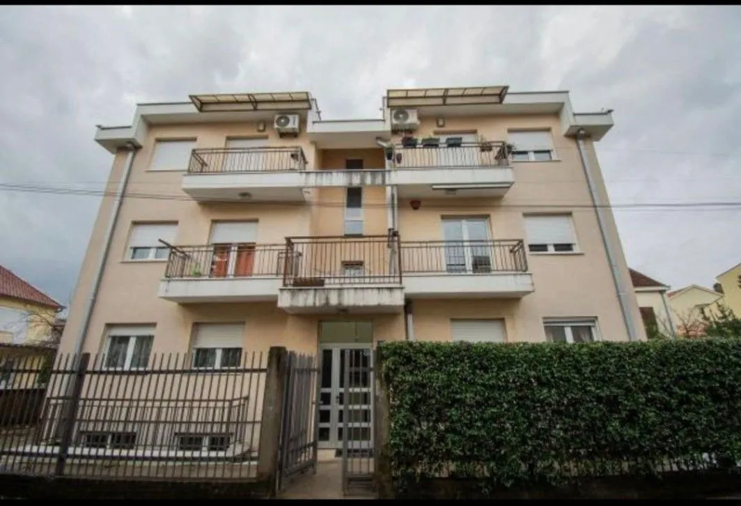 Izdavanje, trosoban stan, 80m², Dalmatinska ulica, Podgorica