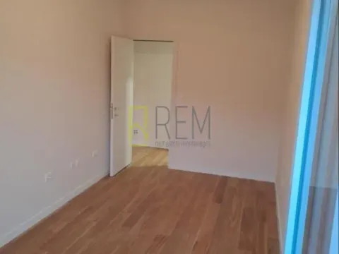 Prodaja, dvosoban stan, 68m², City Kvart, Podgorica - image 4