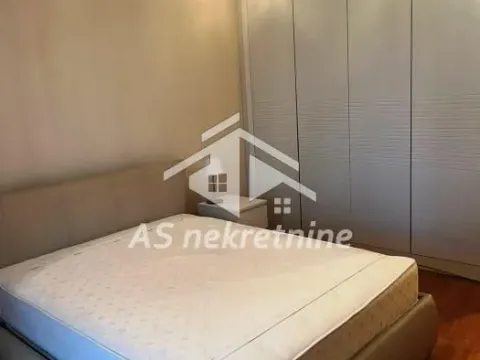 Izdavanje, trosoban stan, 100m², Stari Grad, Beograd - image 25