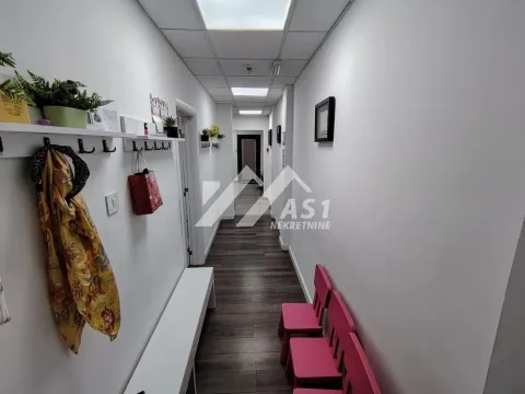 Izdavanje, poslovni prostor, 132m², Bulevar Oslobodjenja, Novi Sad Sve Podlokacije - image 3