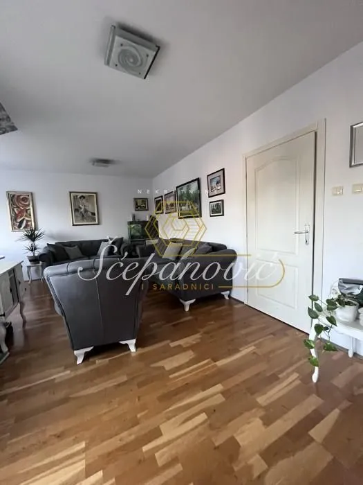 Prodaja, trosoban stan, 75m², Petrovaradin, Novi Sad
