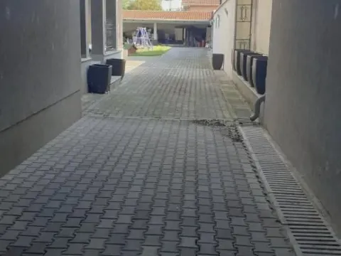 Rent, house, 1000m², Kać, Novi Sad Sve Podlokacije - image 20