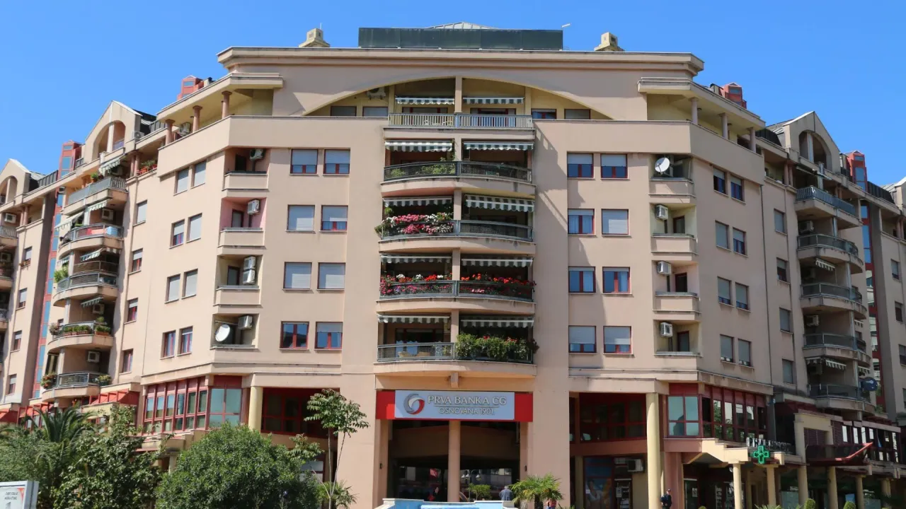 Izdavanje, stan, 90m², Preko Morače, Podgorica