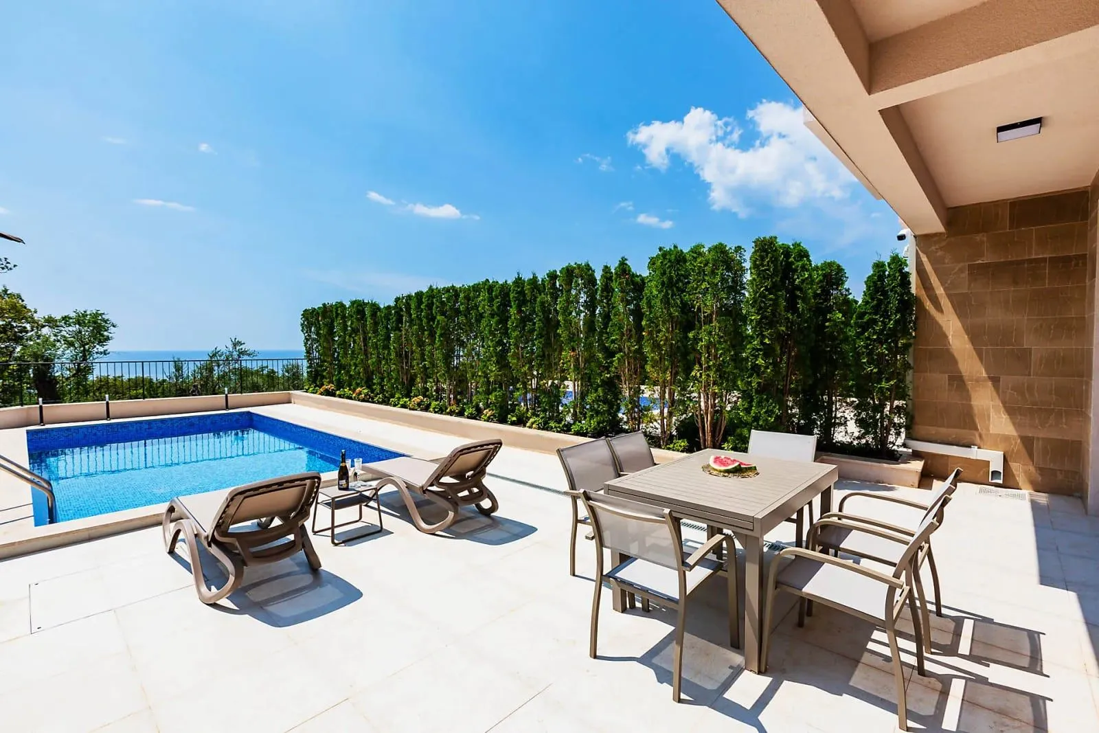 Stan-na-dan, kuća, 223m², Reževići, Budva