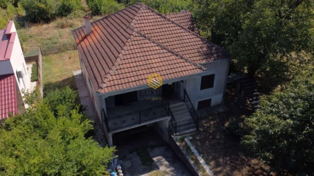 Rent, house, 120m², Zagorič, Podgorica
