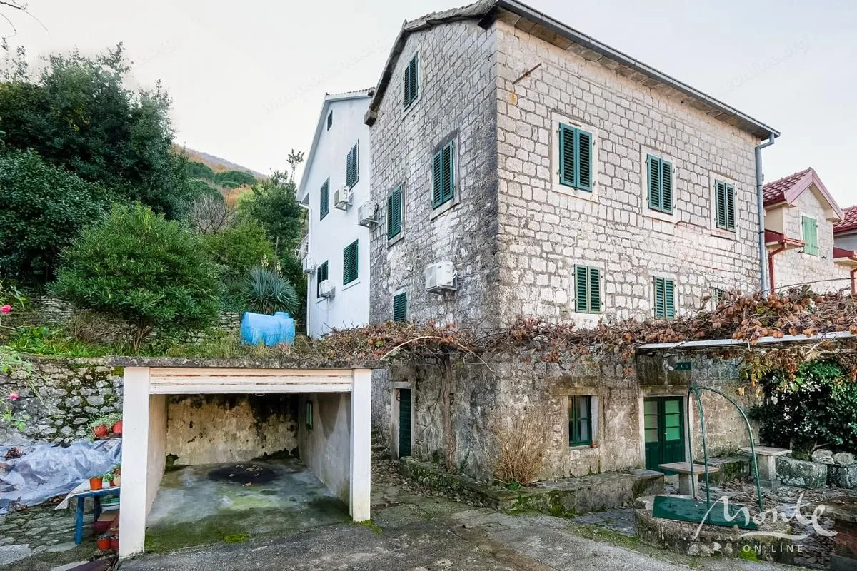 Prodaja, kuća, 333m², Kostanjica, Kotor