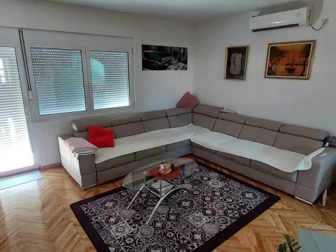 Prodaja, kuća, 300m², Podgorica, Crna Gora - image 10