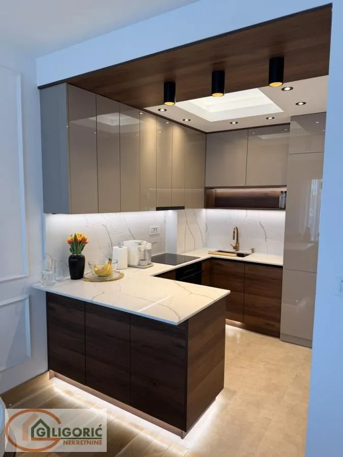 Sale, apartment, 152m², Čubura, Beograd