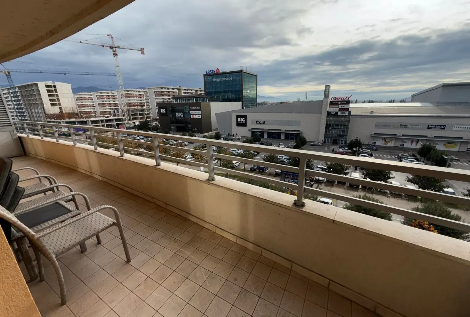 Izdavanje, dvosoban stan, 75m², City Kvart, Podgorica