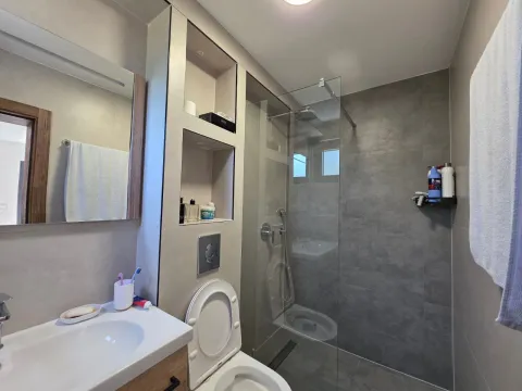 Sale, house, 180m², Radanovići, Kotor - image 9