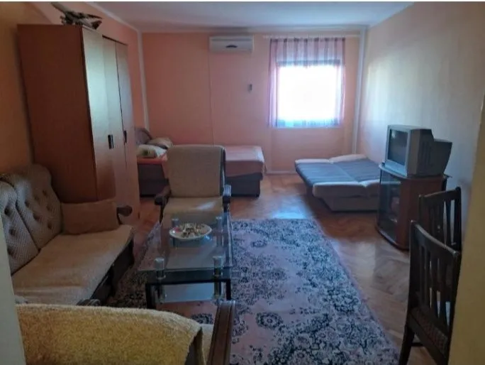 Izdavanje, garsonjera, 34m², Đenovići, Herceg Novi
