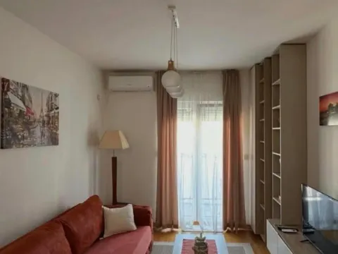 Izdavanje, jednosoban stan, 45m², City Kvart, Podgorica