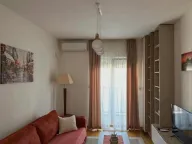 Izdavanje, jednosoban stan, 45m², City Kvart, Podgorica - image 1