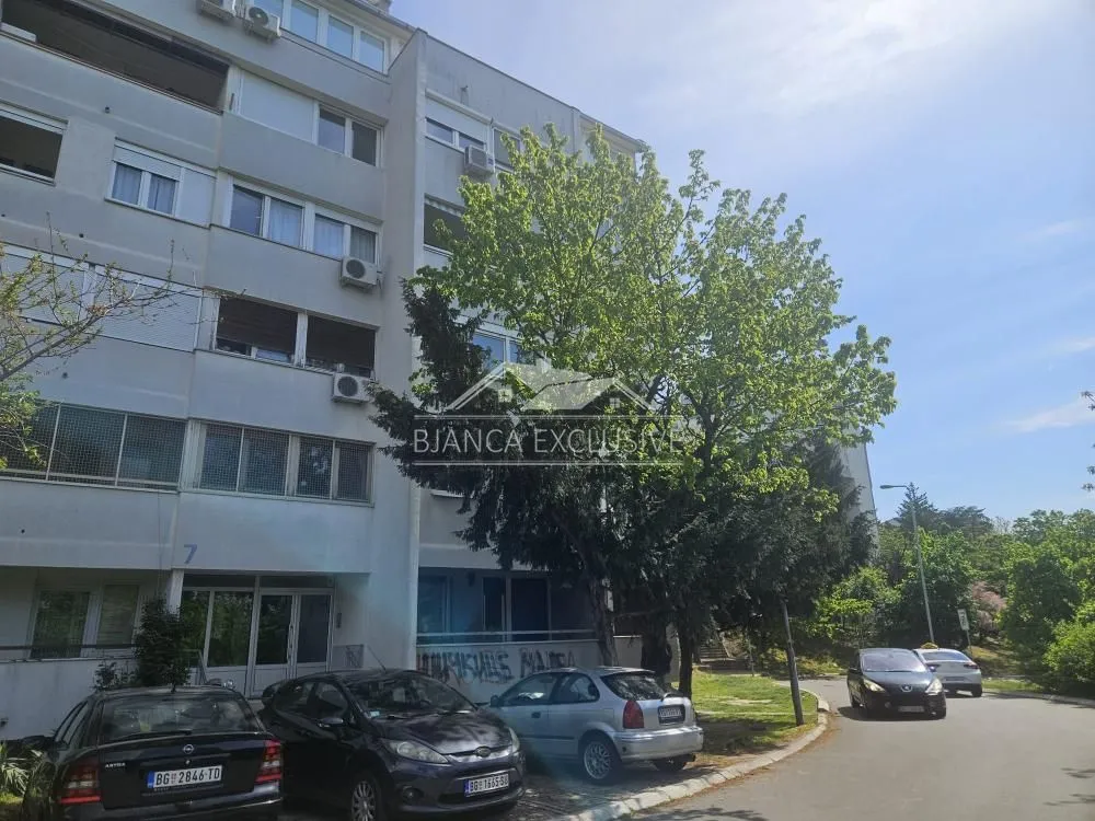 Prodaja, trosoban stan, 77m², Brace Jerković, Voždovac Sve Podlokacije