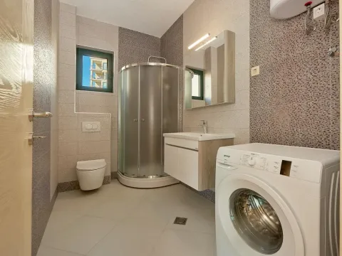 Sale, two bedroom apartment, 85m², Bečići, Budva - image 12