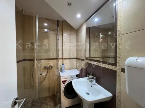 Izdavanje, trosoban stan, 74m², Cerak, Beograd - image 14