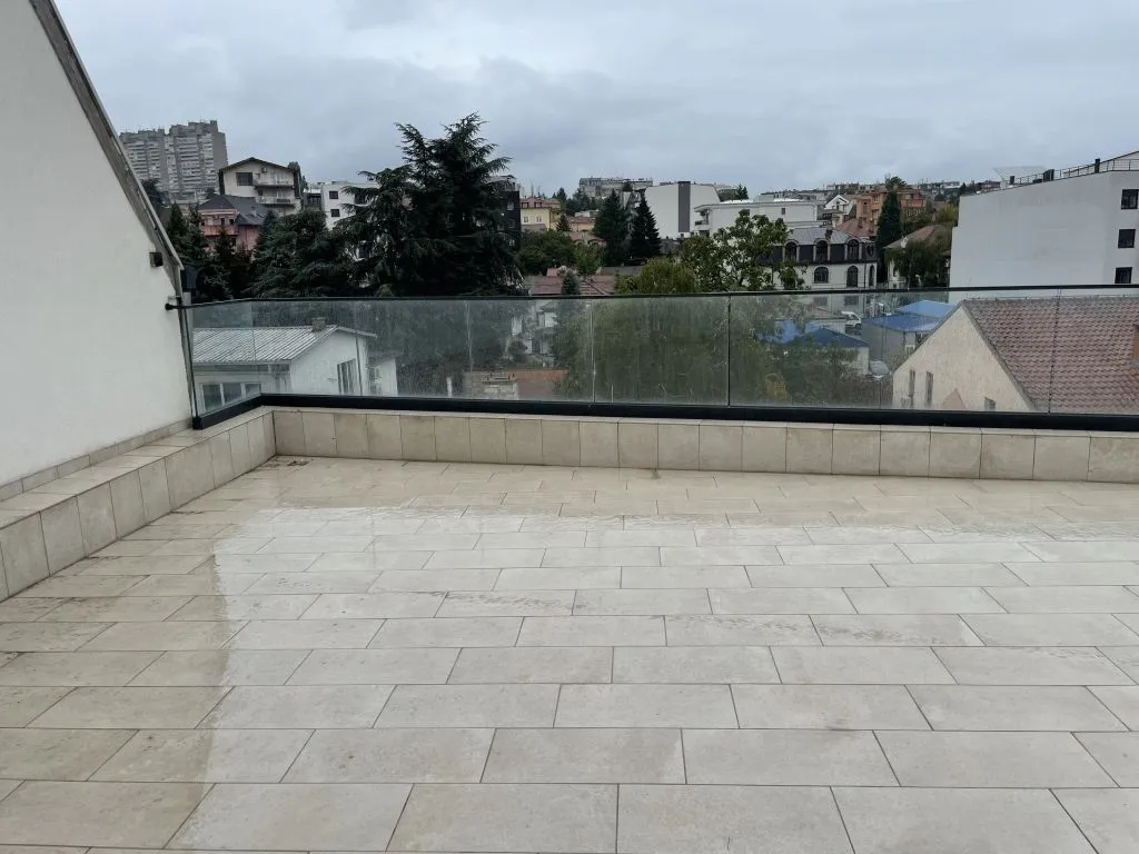 Prodaja, stan, 357m², Dušanovac, Voždovac Sve Podlokacije